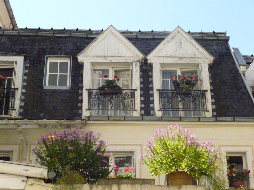 Hotel California Vichy Exteriör bild